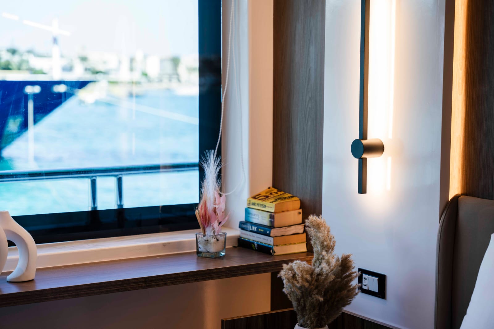 Luxury Suite 10